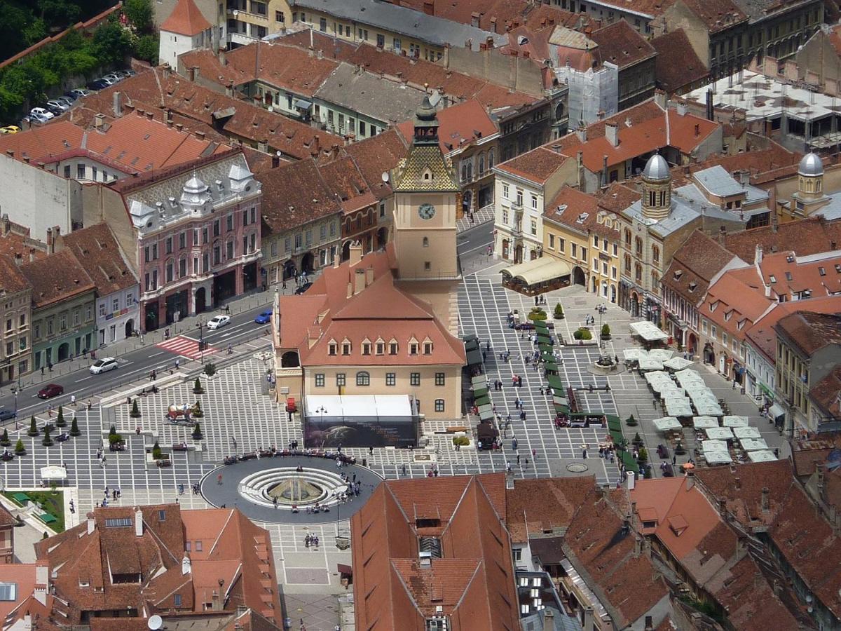 Avantgarden Brasov, Perfect - 1 *